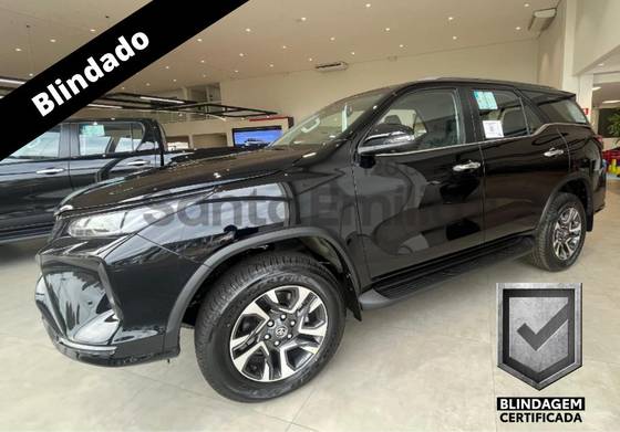 TOYOTA HILUX SW4 2.8 D-4D TURBO DIESEL SRX PLATINUM 7L 4X4 AUTOMÁTICO TOYOTA HILUX SW4 2.8 D-4D TURBO DIESEL SRX PLATINUM 7L 4X4 AUTOMÁTICO